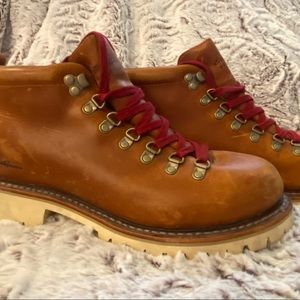 K-6 hiking boot Eddie Bauer